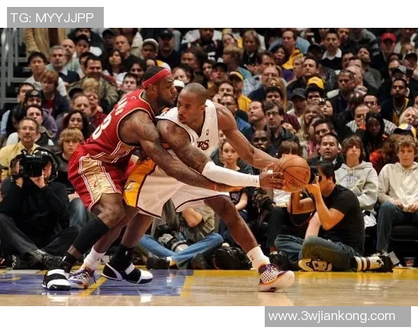 2004年骑士与湖人对决的经典时刻与历史意义分析